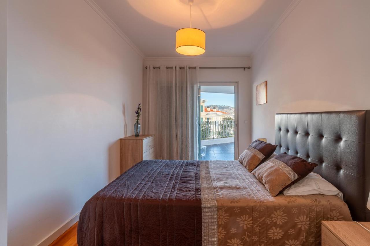 Appartement Virtudes Ocean View With Pool By Hr Madeira à Funchal  Extérieur photo