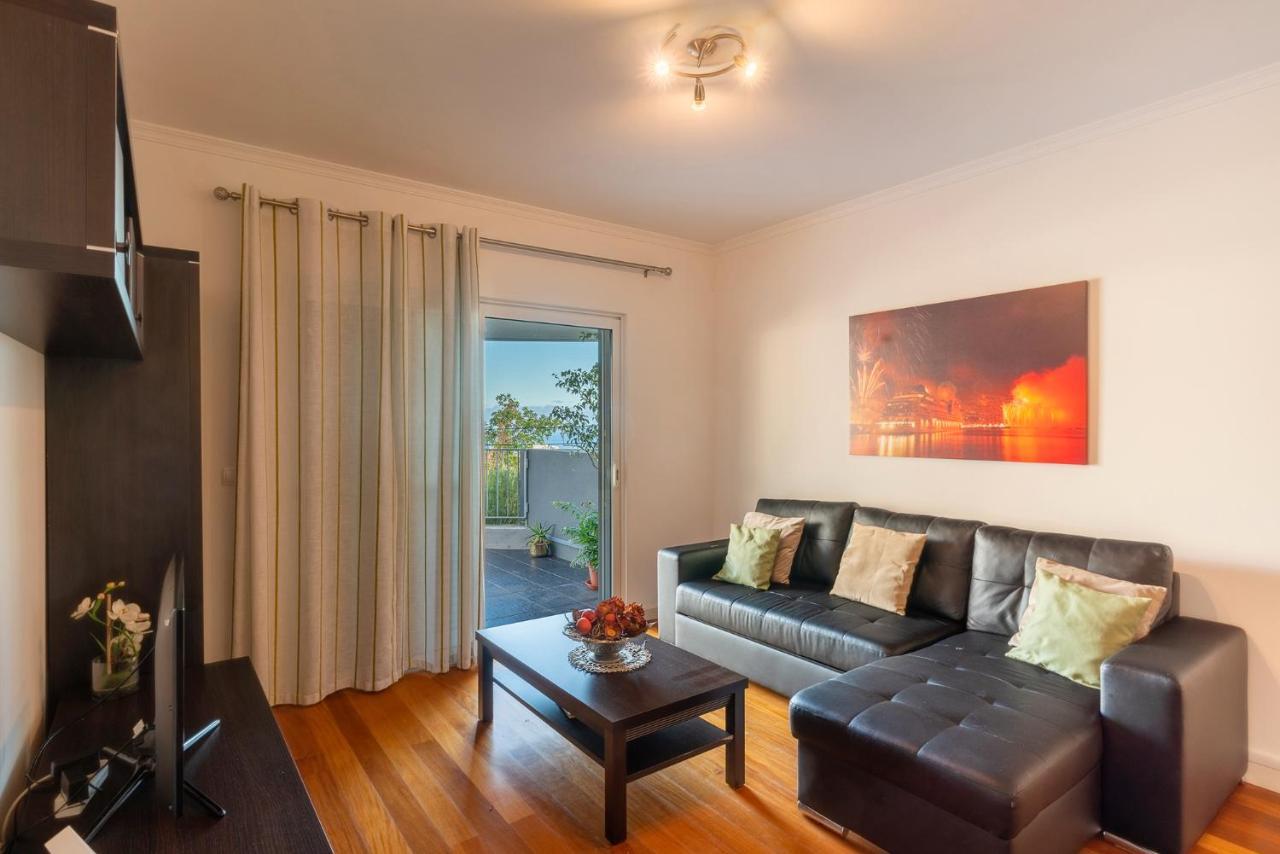 Appartement Virtudes Ocean View With Pool By Hr Madeira à Funchal  Extérieur photo