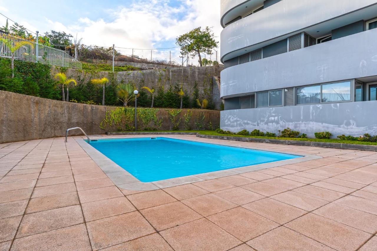 Appartement Virtudes Ocean View With Pool By Hr Madeira à Funchal  Extérieur photo